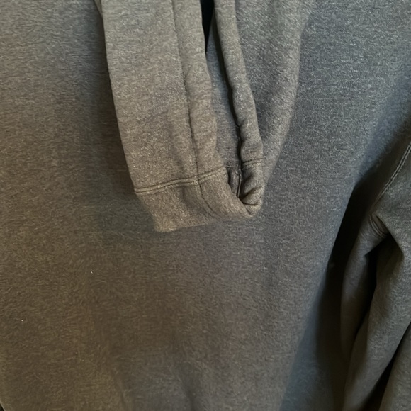 Carhartt sweatshirt. - Picture 5 of 5